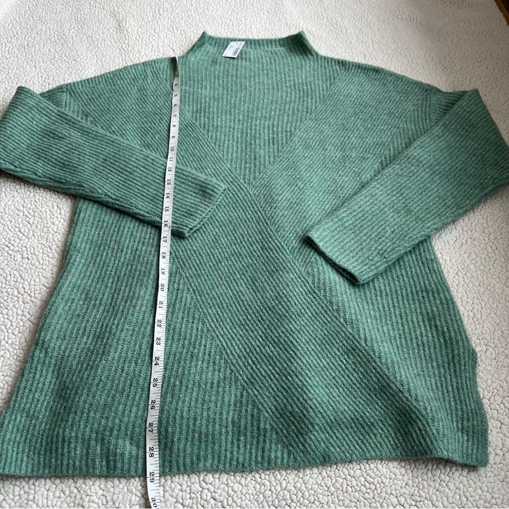 New Long-Sleeve Mock-Neck Loose Sweater - Picture 5 of 7